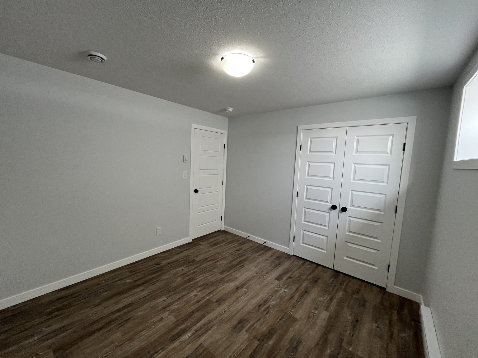 B - 138 Kostuik Crescent, SaskatoonSuite | 2 Bedrooms | 1 Bathroom - Photo 17