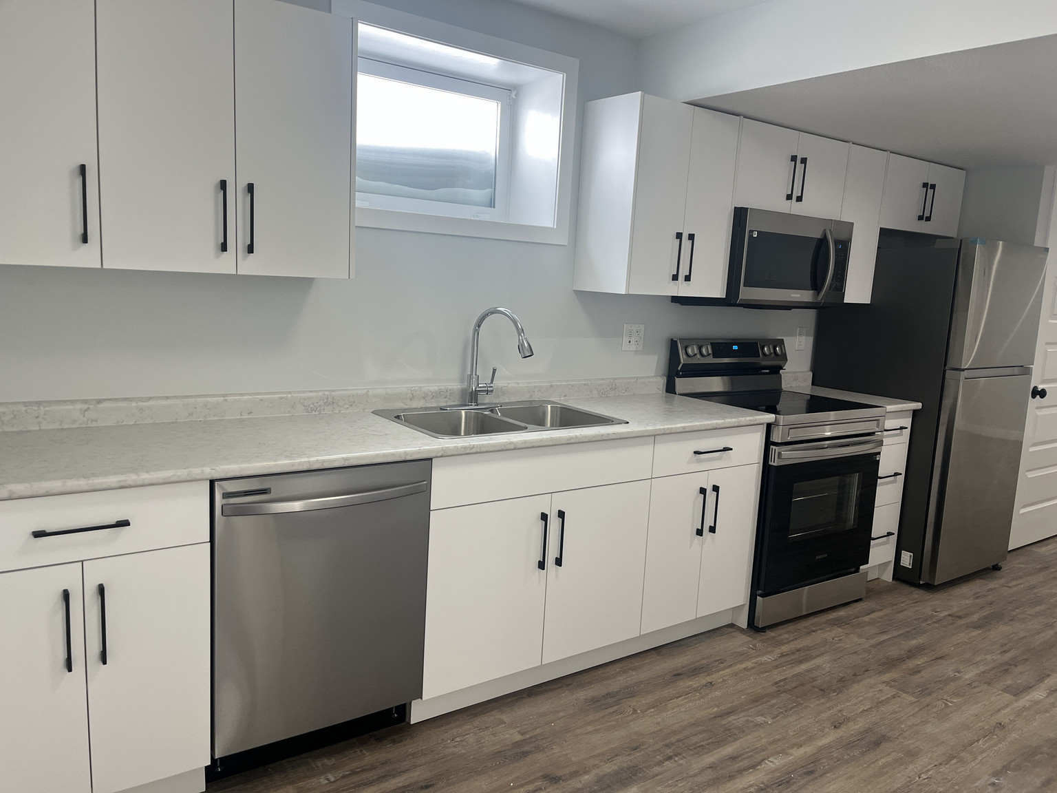 B - 138 Kostuik Crescent, SaskatoonSuite | 2 Bedrooms | 1 Bathroom - Photo 23