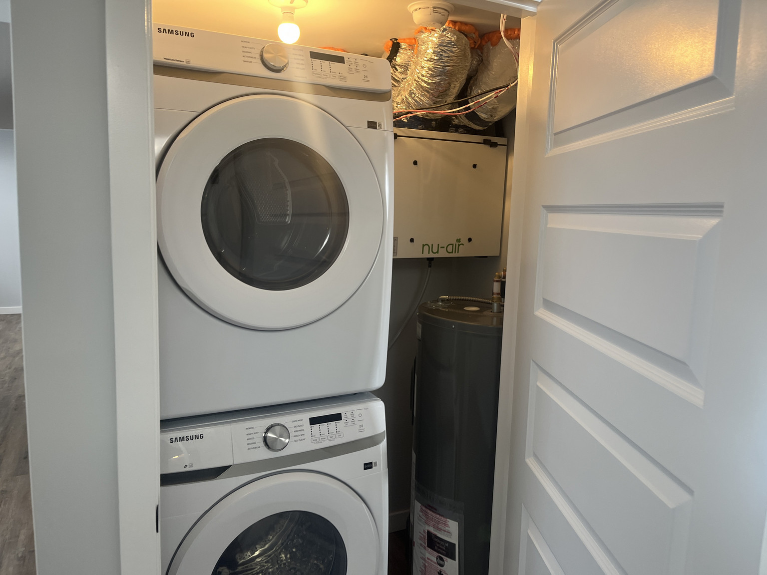 B - 138 Kostuik Crescent, SaskatoonSuite | 2 Bedrooms | 1 Bathroom - Photo 25