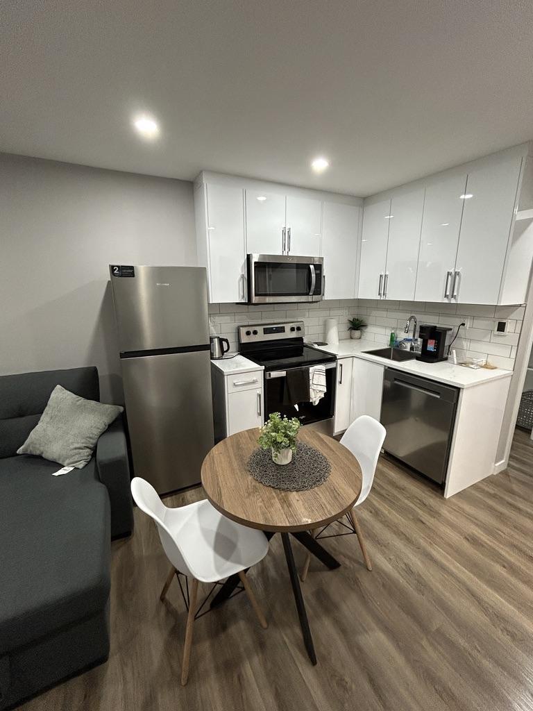 B - 404 Myles Heidt Manor, Saskatoon Furnished Suite | 1 Bedroom | 1 Bathroom - Photo 12
