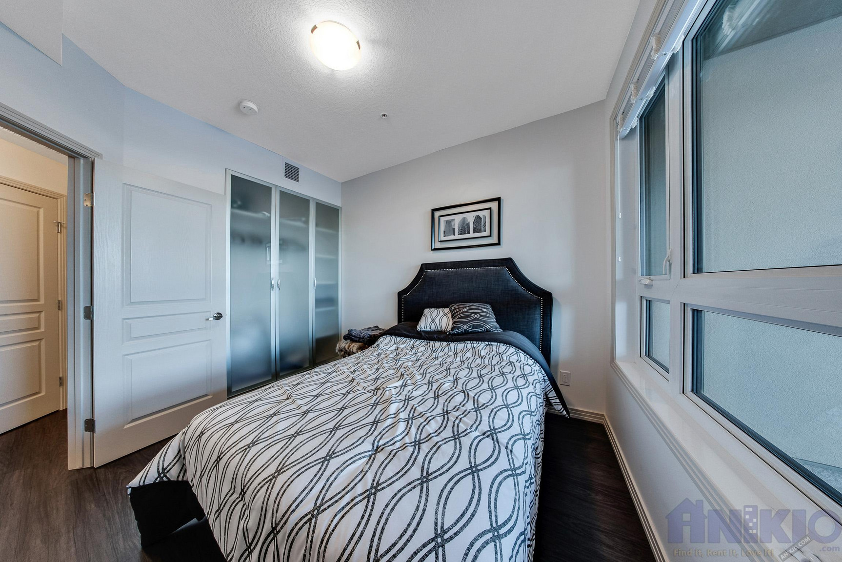 Modern Condo | 2 Bedrooms | 2 Bathrooms - Photo 14
