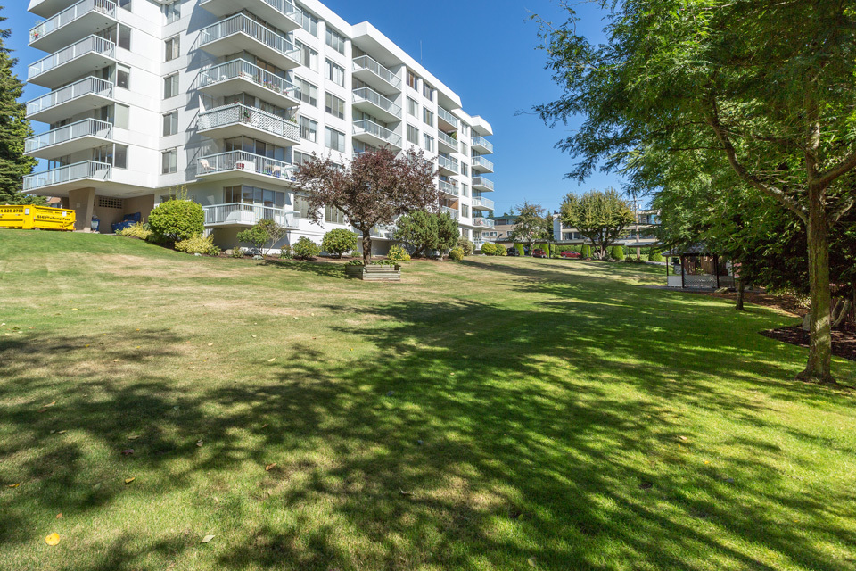 Bayview Gardens - Photo 13