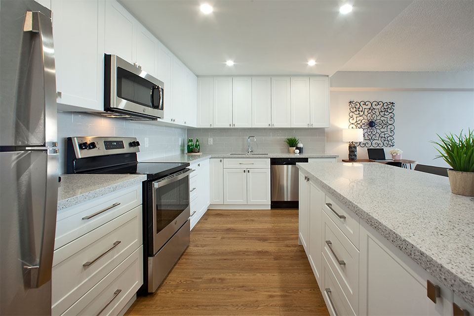 Royal Rose Apartments - Photo 3