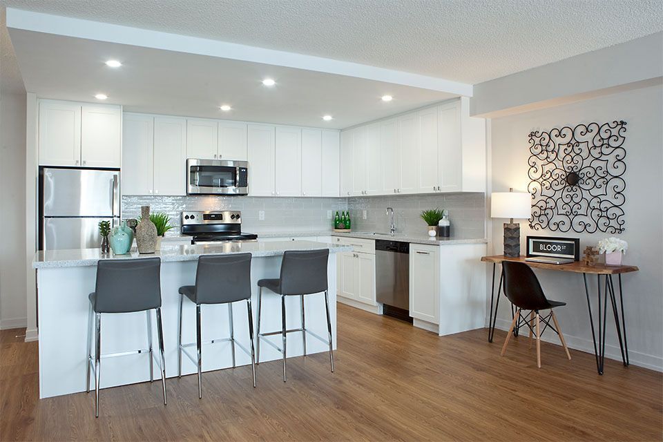 Royal Rose Apartments - Photo 4