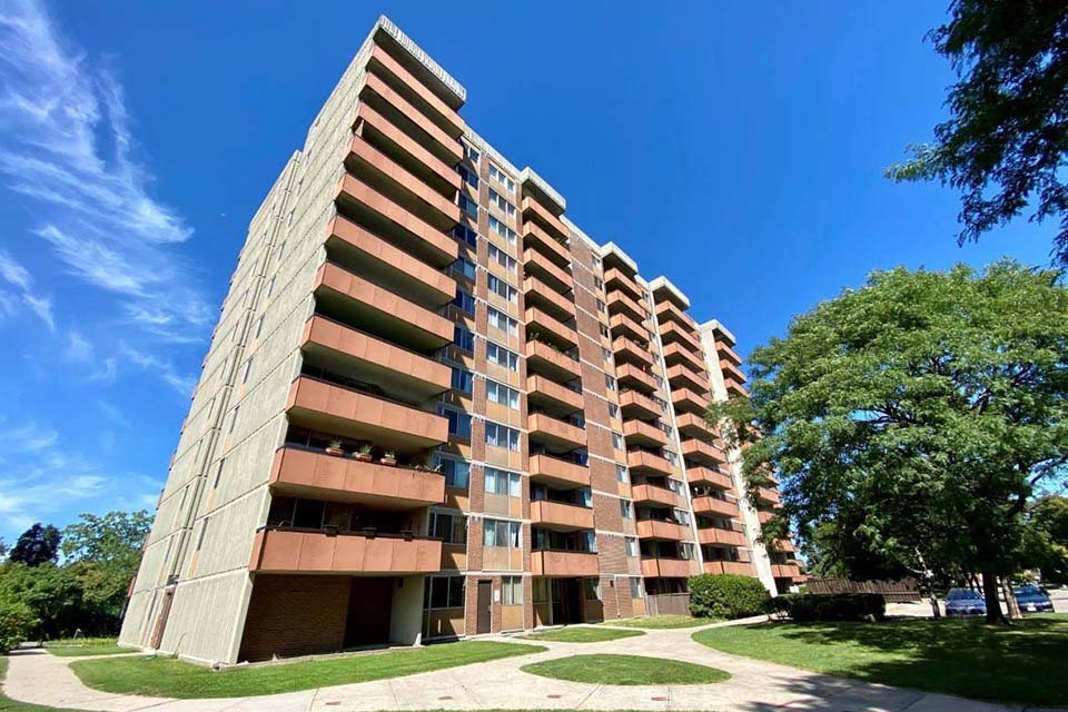 Royal Rose Apartments - Photo 18