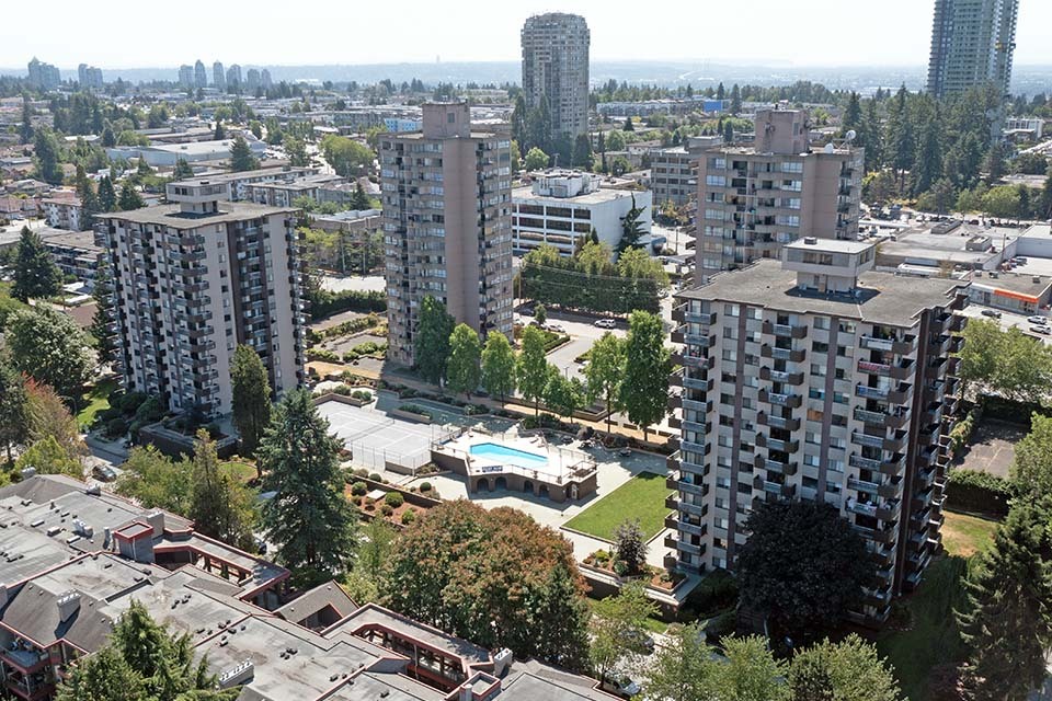 Horizon Towers - Photo 2