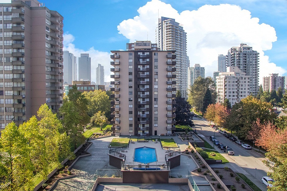 Horizon Towers - Photo 16