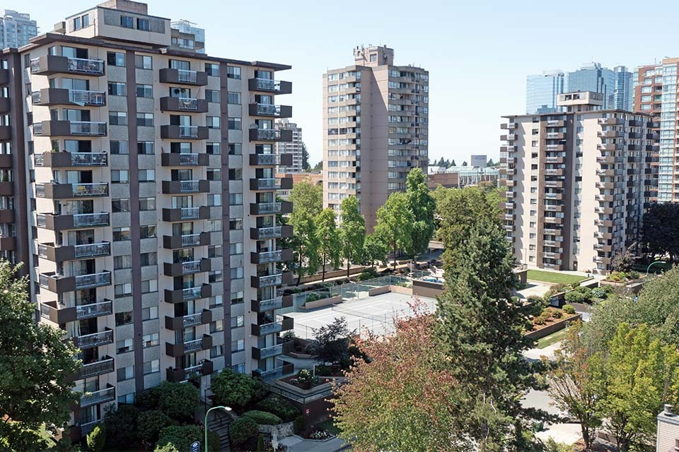 Horizon Towers - Photo 17