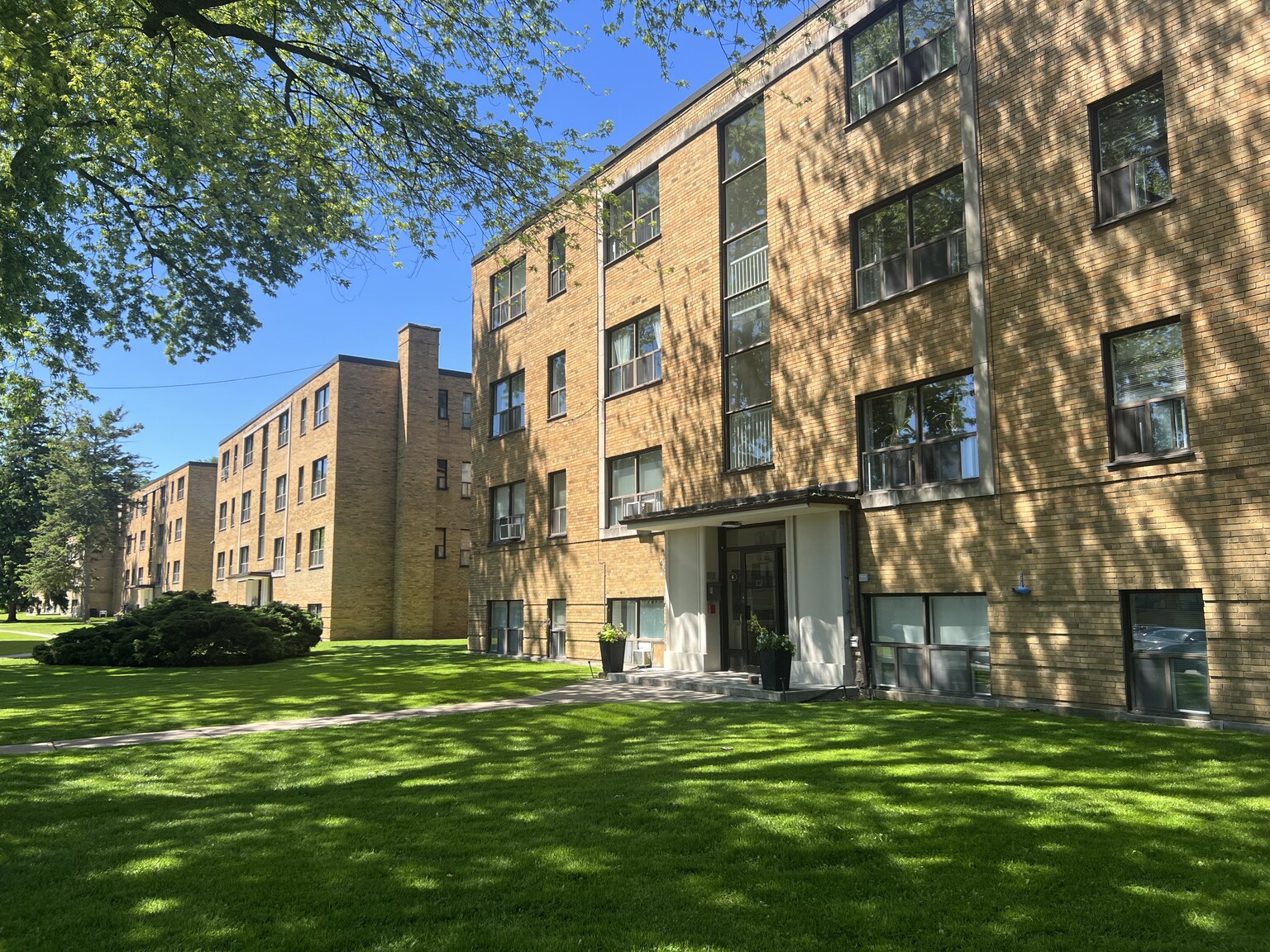 Bexhill Court - Photo 11