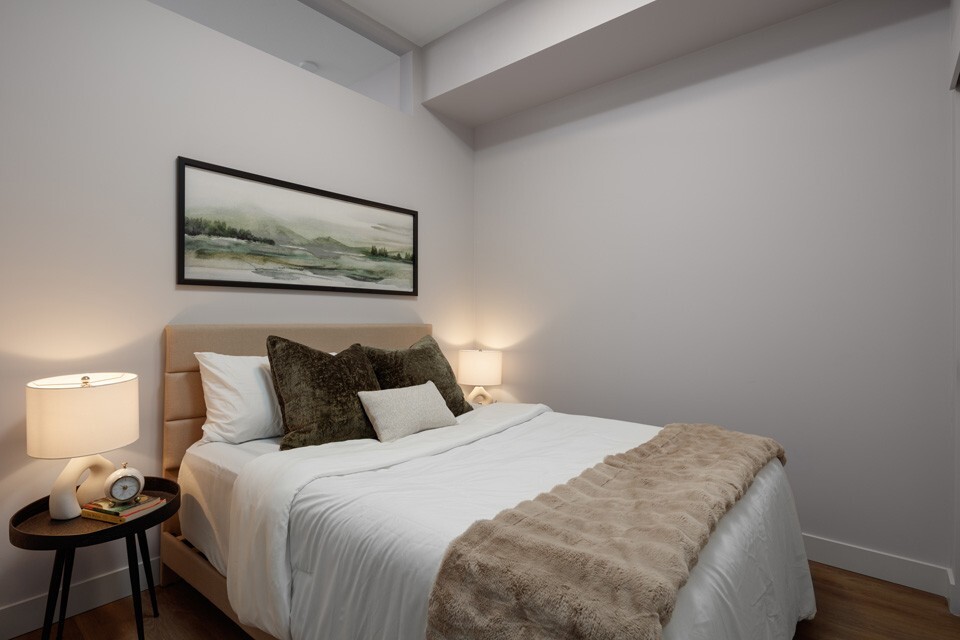 THE AMBROSI - Photo 17