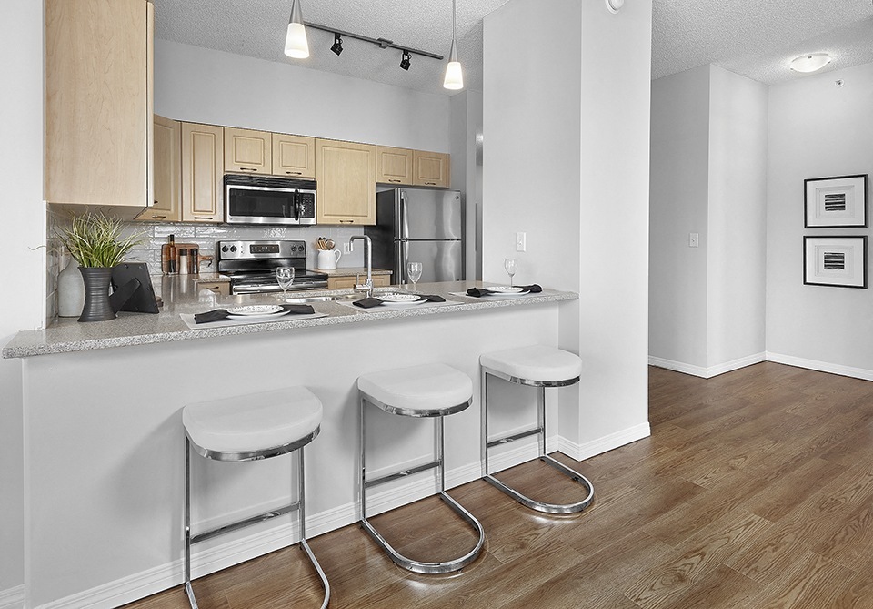 Wellington Court Apartments - Photo 4