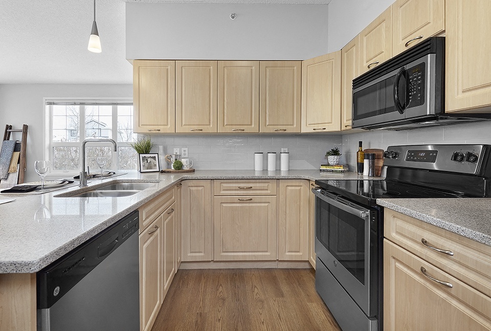 Wellington Court Apartments - Photo 5