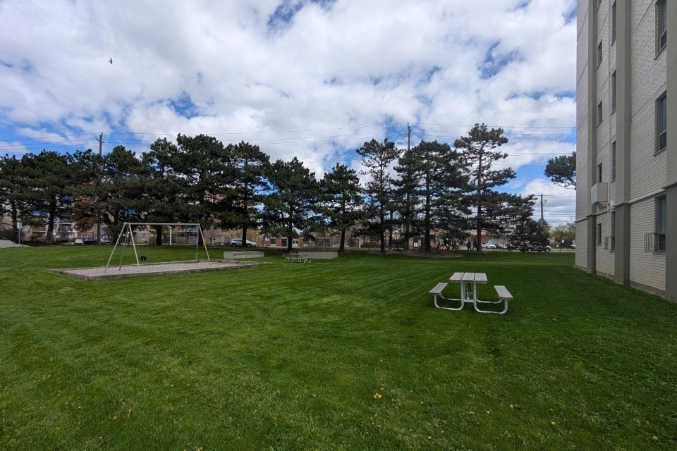 Village Tower - Photo 15