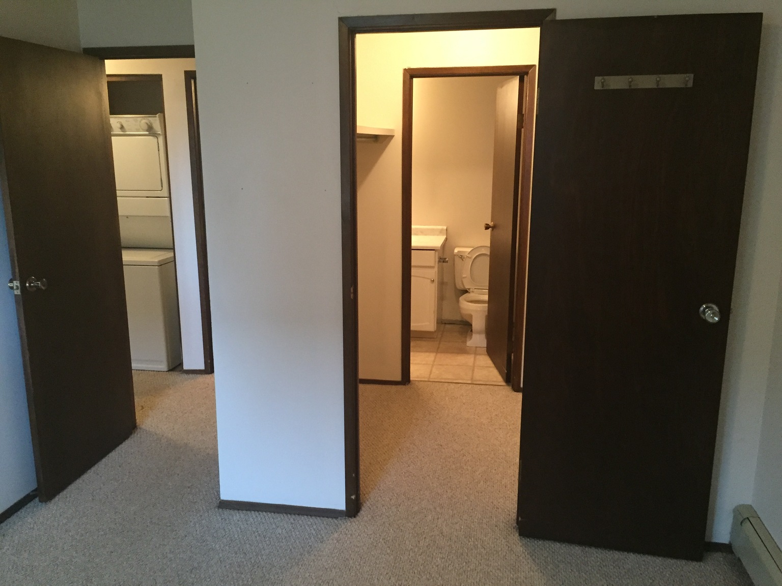 (PN 581) LARGE 2-ROOM SUITE! features an in-suite laundry! - Photo 7