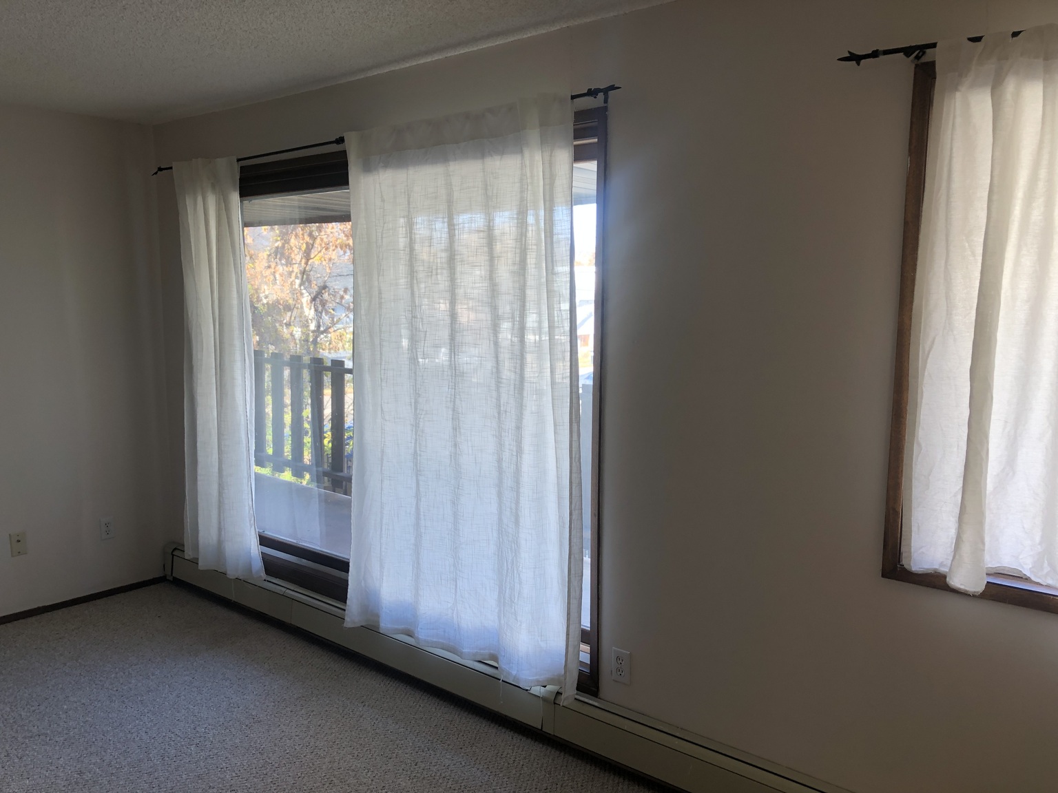 (PN 581) LARGE 2-ROOM SUITE! features an in-suite laundry! - Photo 9