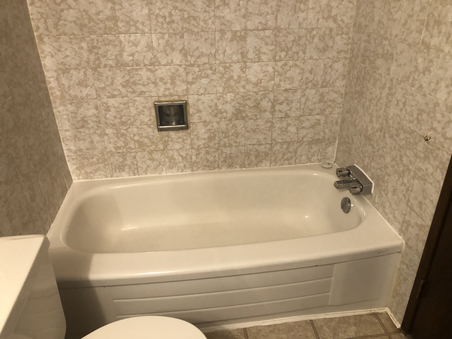 (PN 581) LARGE 2-ROOM SUITE! features an in-suite laundry! - Photo 12