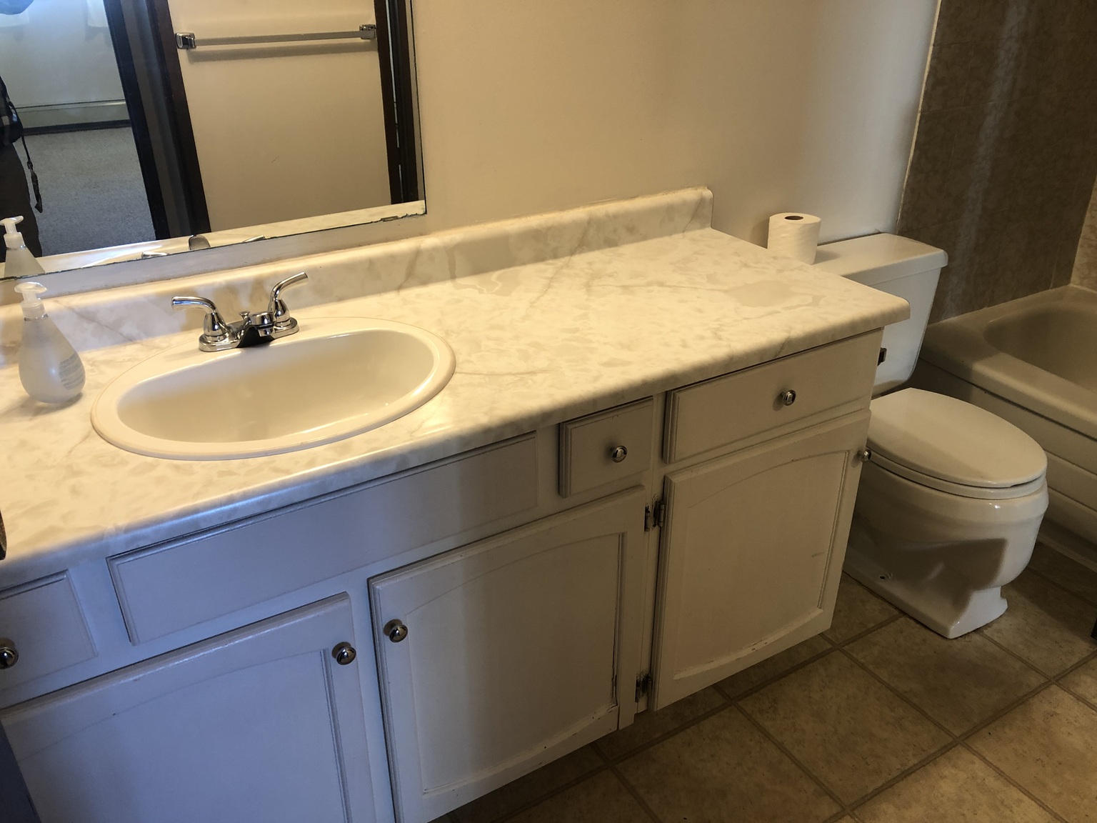(PN 581) LARGE 2-ROOM SUITE! features an in-suite laundry! - Photo 13