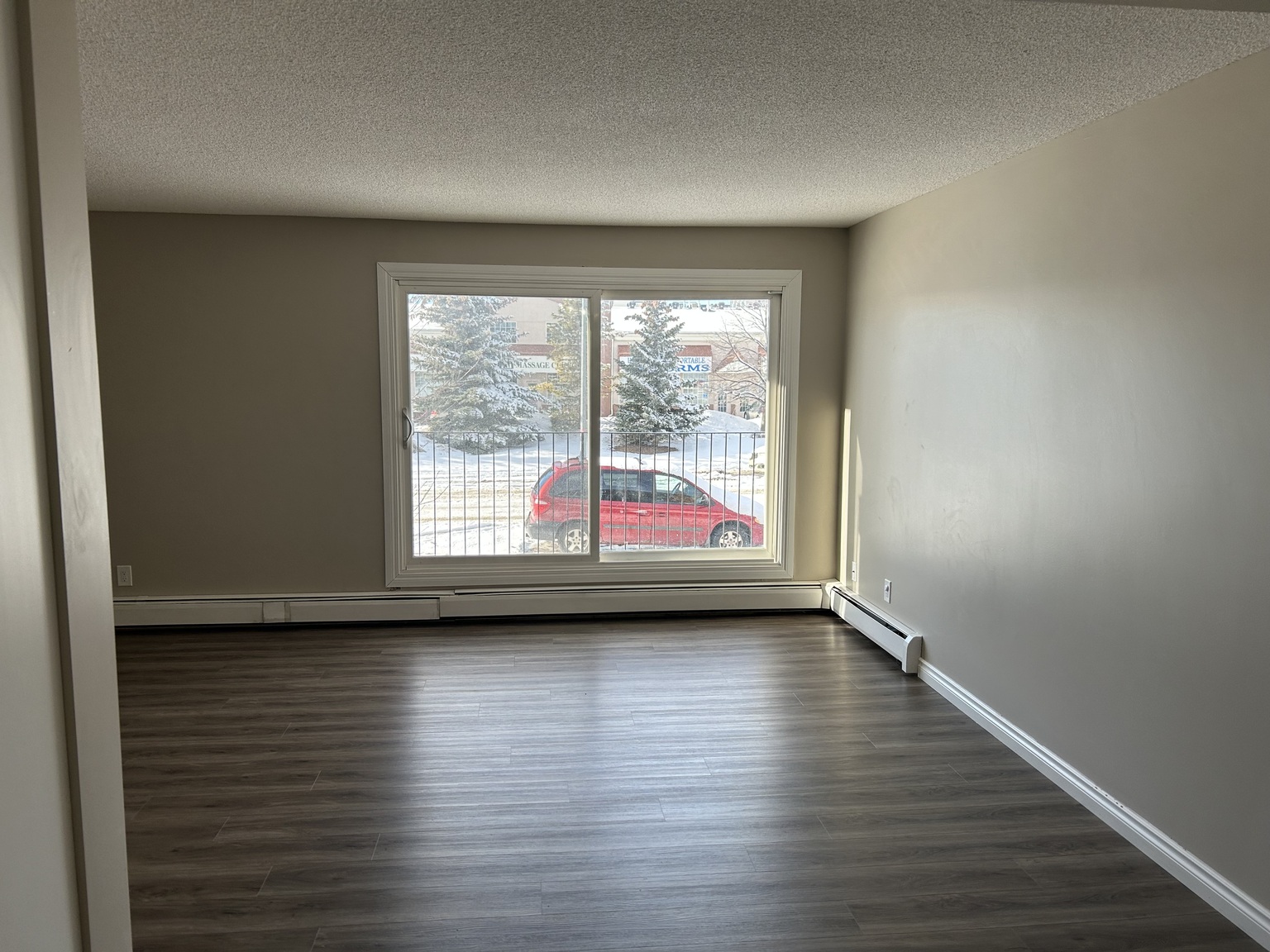 (PN 0872) FREE RENT! Spacious 2 bed 1 bath! Upgraded cabinets and countertops! Balcony! - Photo 12