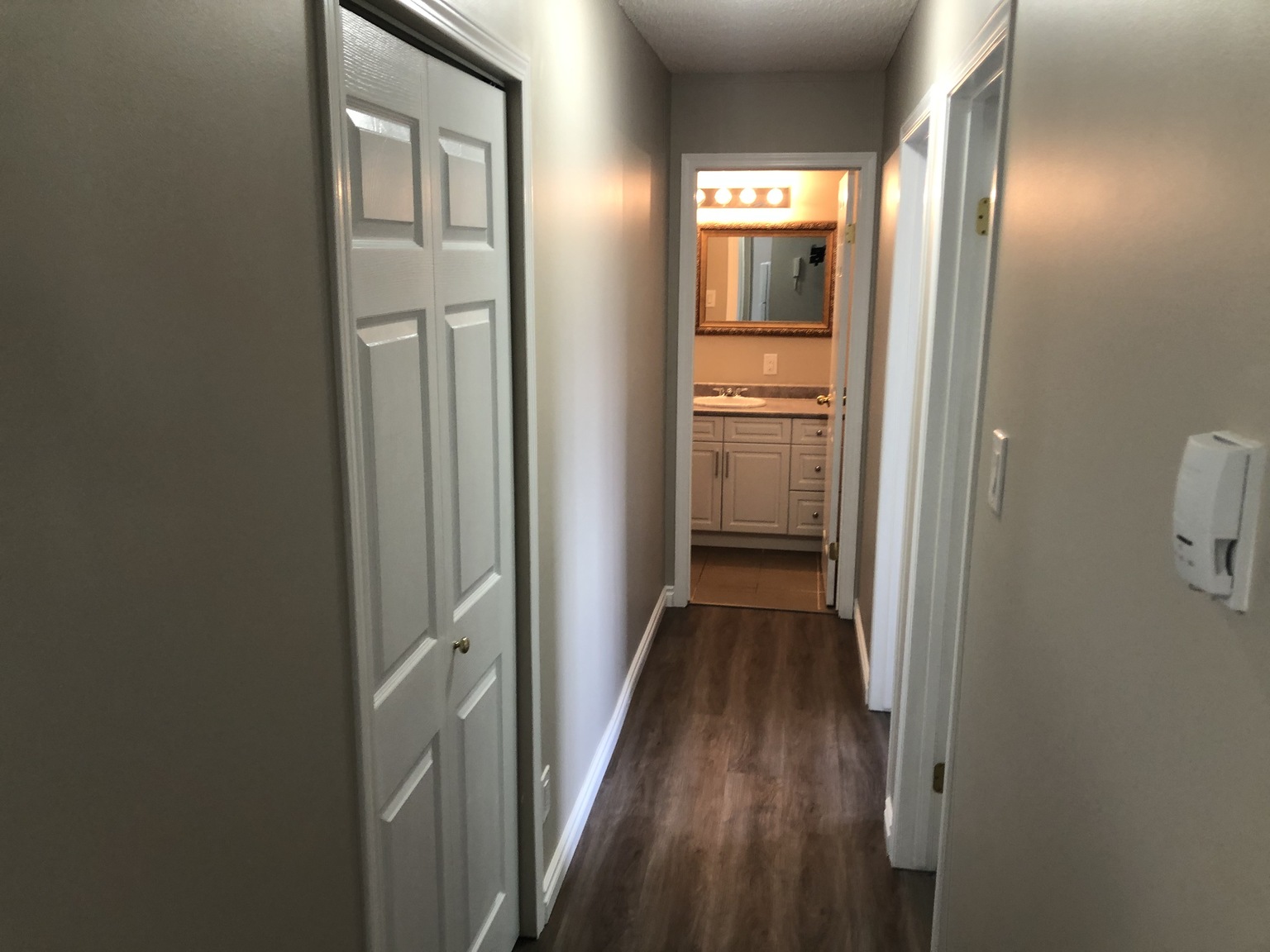 (PN 0872) FREE RENT! Spacious 2 bed 1 bath! Upgraded cabinets and countertops! Balcony! - Photo 15