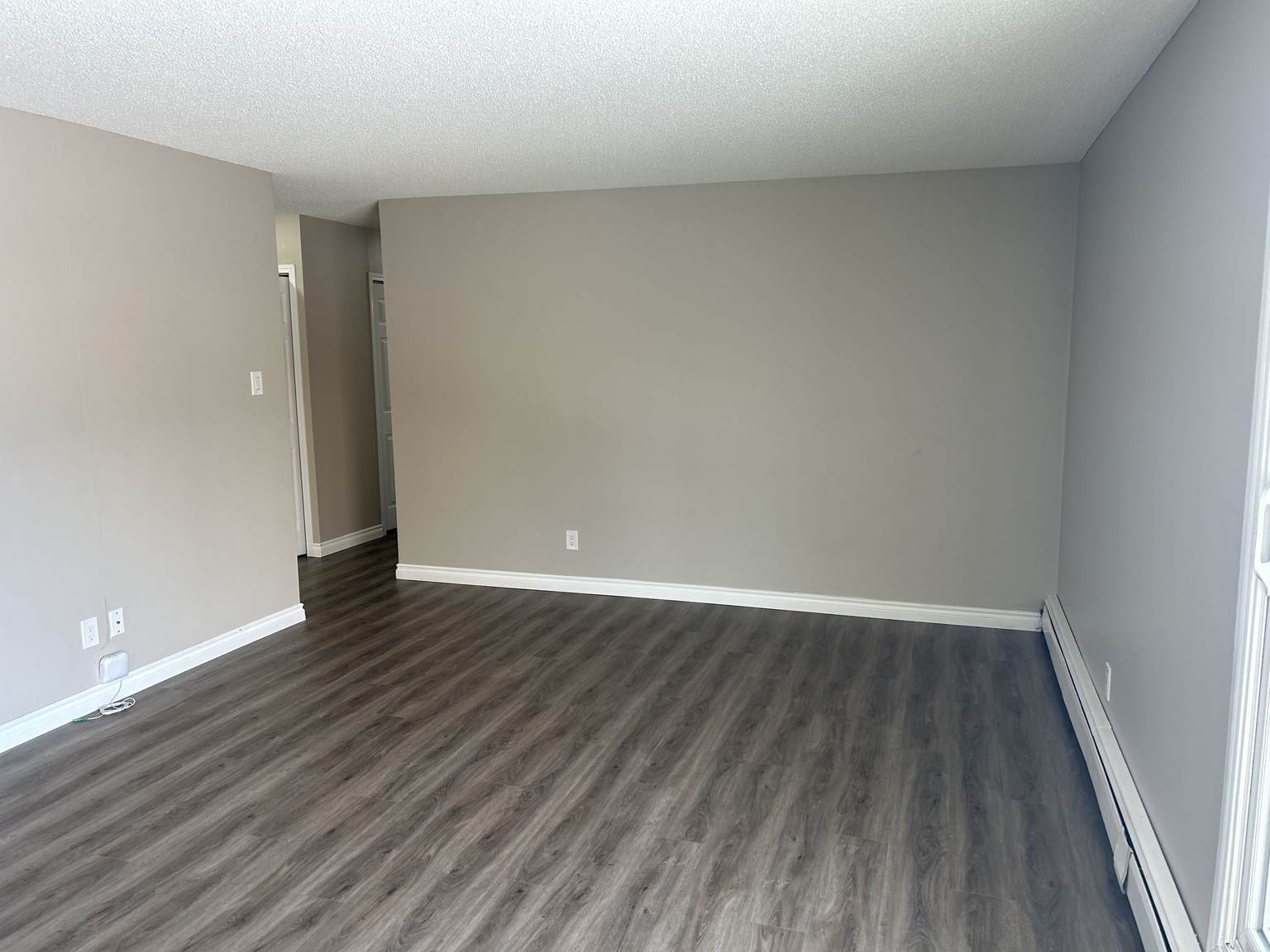 (PN 0872) FREE RENT! Spacious 2 bed 1 bath! Upgraded cabinets and countertops! Balcony! - Photo 19