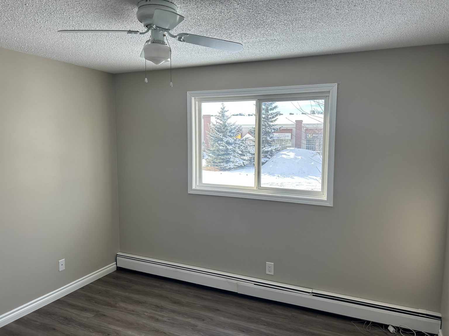 (PN 0872) FREE RENT! Spacious 2 bed 1 bath! Upgraded cabinets and countertops! Balcony! - Photo 21
