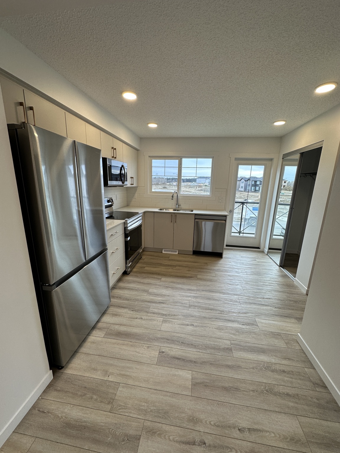 (PN 0053) Modern Living in the Heart of Aster - Brand New 2 Bed + Den Townhouse! - Photo 12