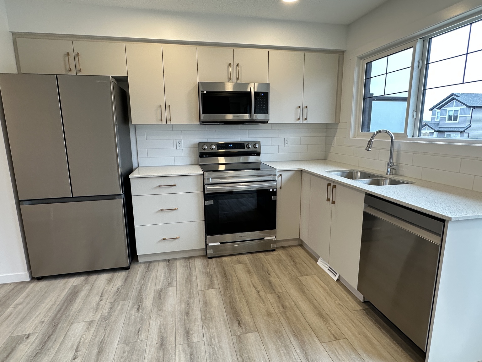 (PN 0053) Modern Living in the Heart of Aster - Brand New 2 Bed + Den Townhouse! - Photo 13
