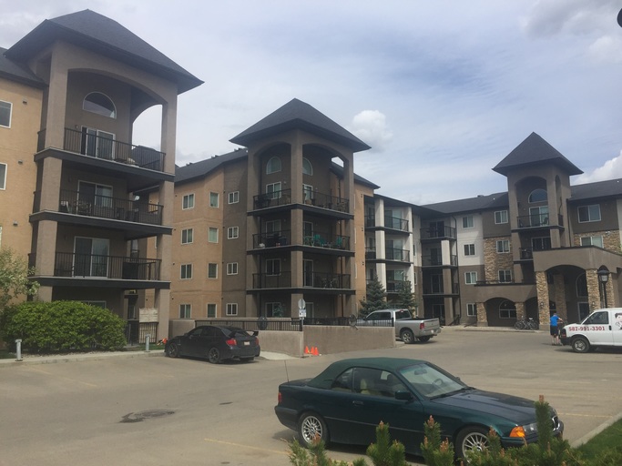 (PN 1020) Spacious 2-Bed 2 Bath Condo w/ 2 Parking in Palisades Pointe!