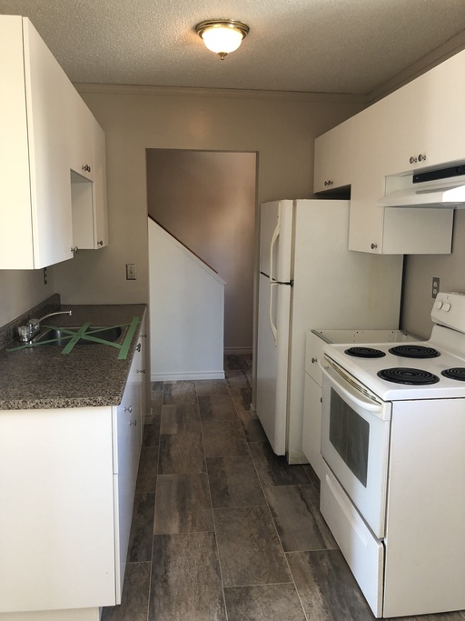 3 Bedroom condo with your own entrance and laundry (PN1028A)