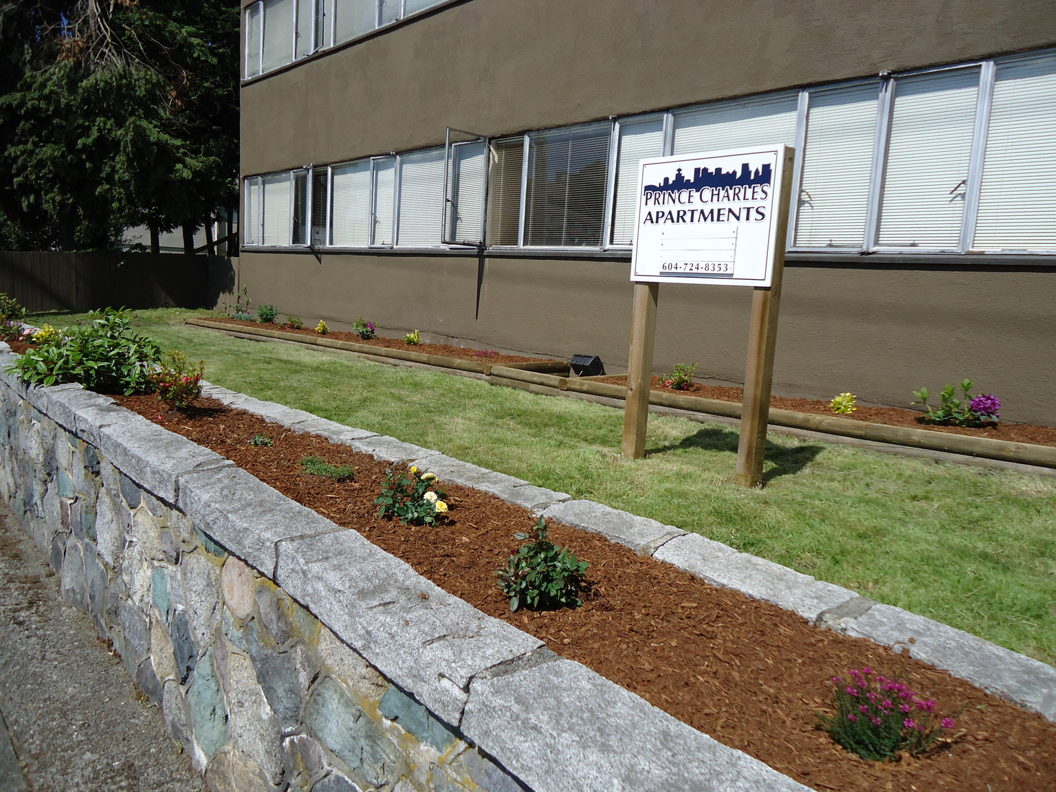 Prince Charles Apartments - Photo 2