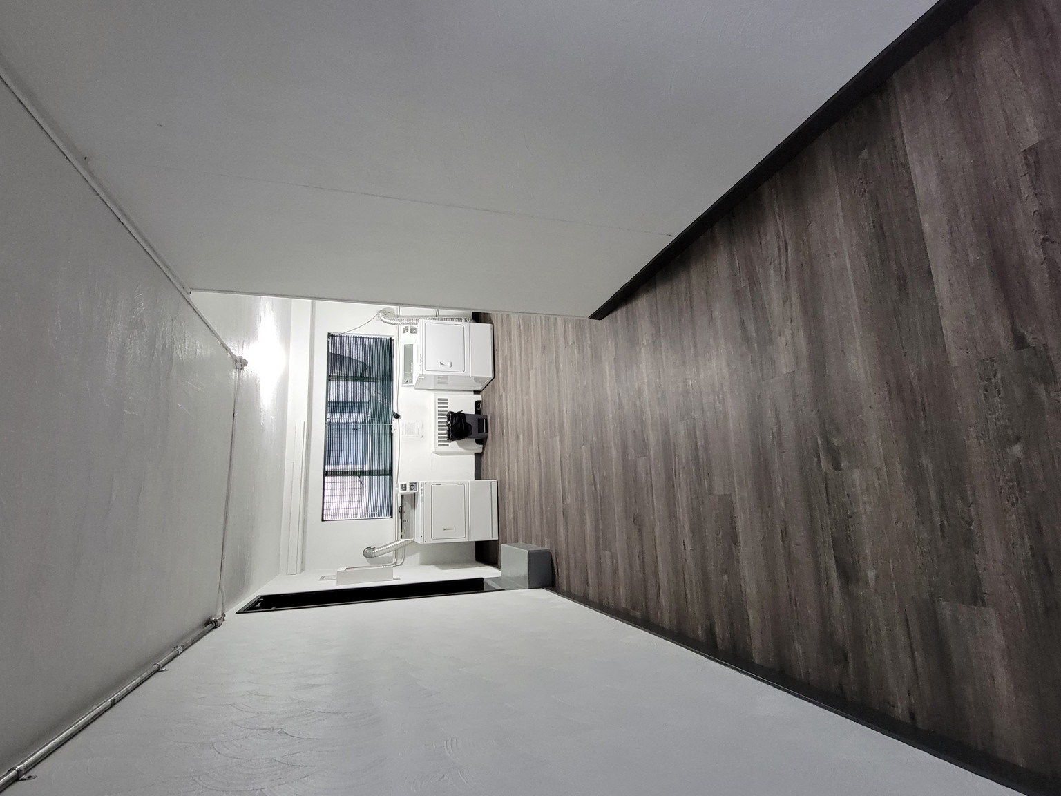 Prince Charles Apartments - Photo 12