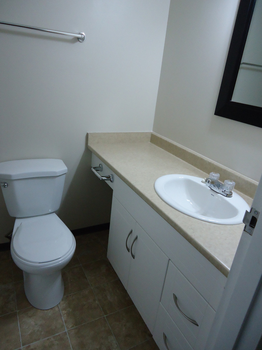 Royal Terrace Apartments - Photo 29