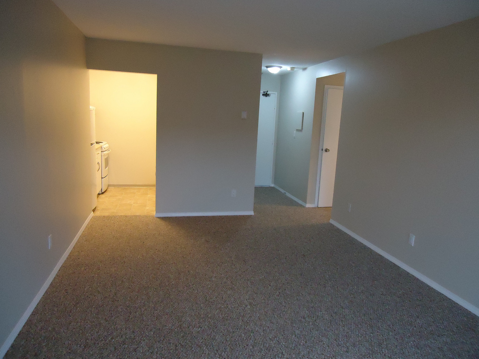 Royal Terrace Apartments - Photo 34