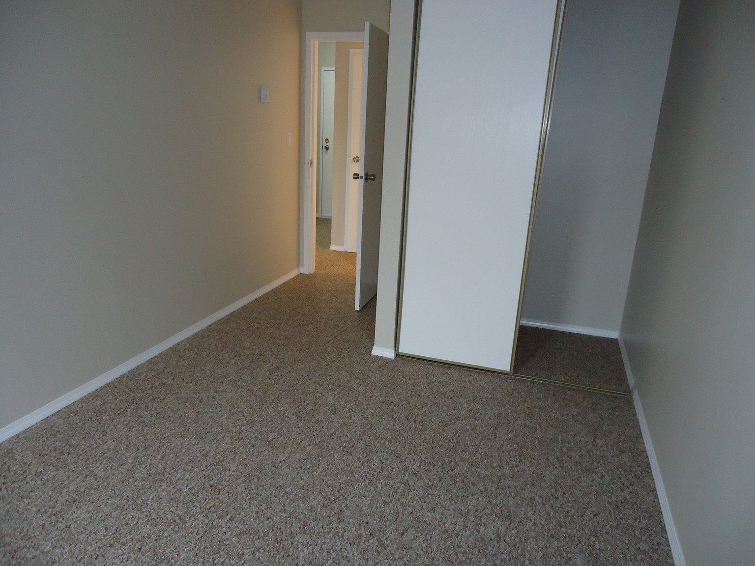 Royal Terrace Apartments - Photo 44