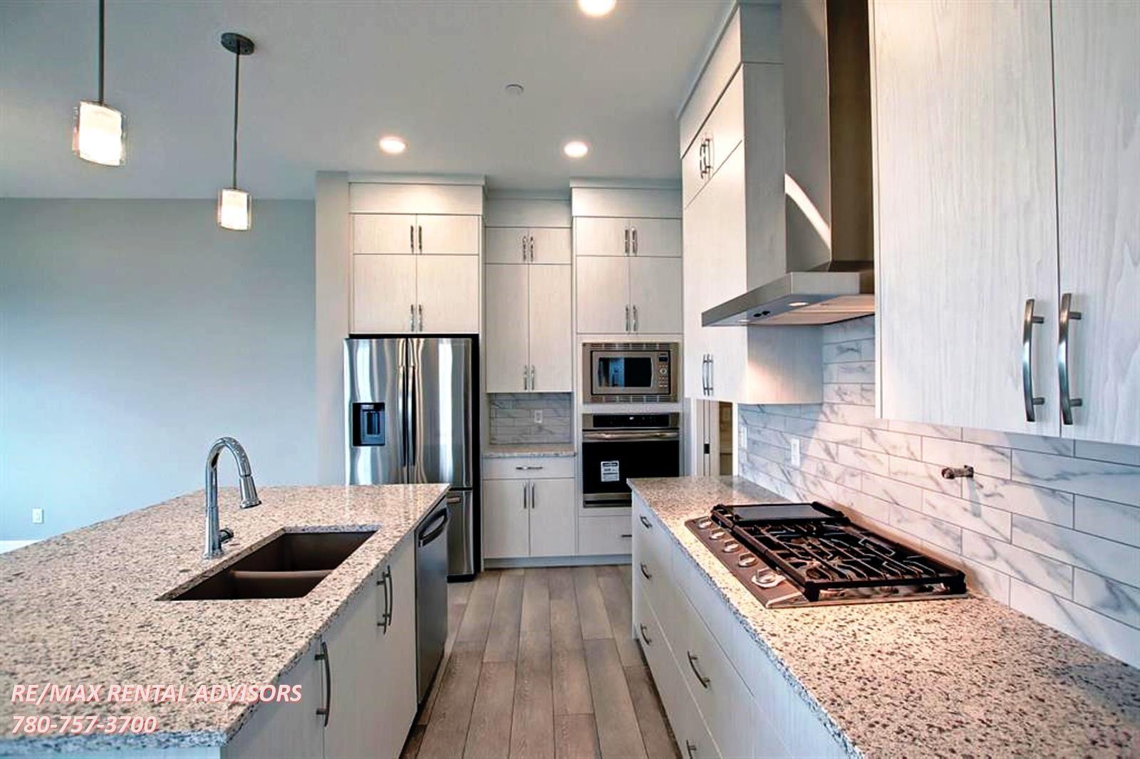 UPPER 143 Lucas Terrace Northwest - Photo 3