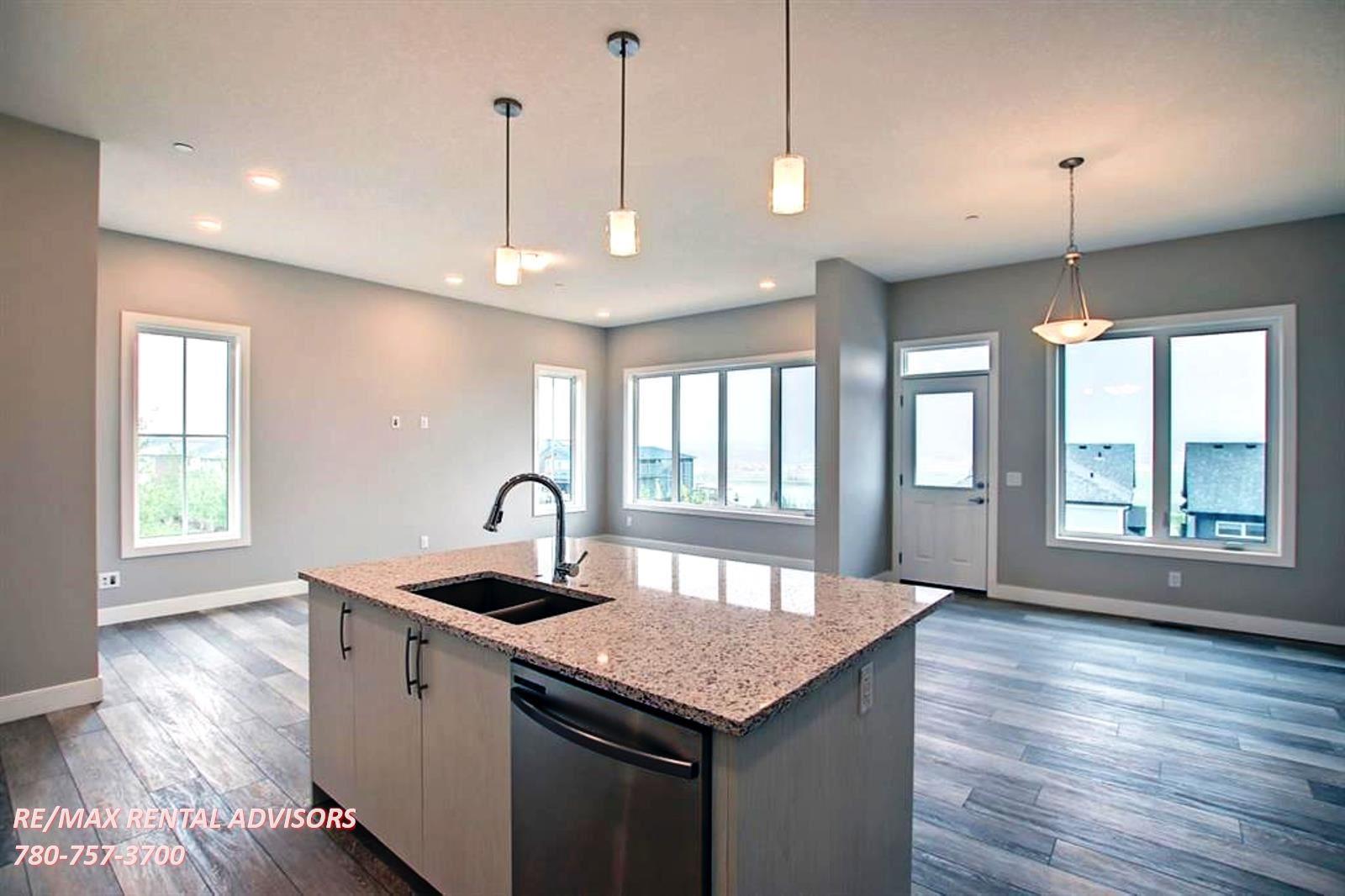 UPPER 143 Lucas Terrace Northwest - Photo 6