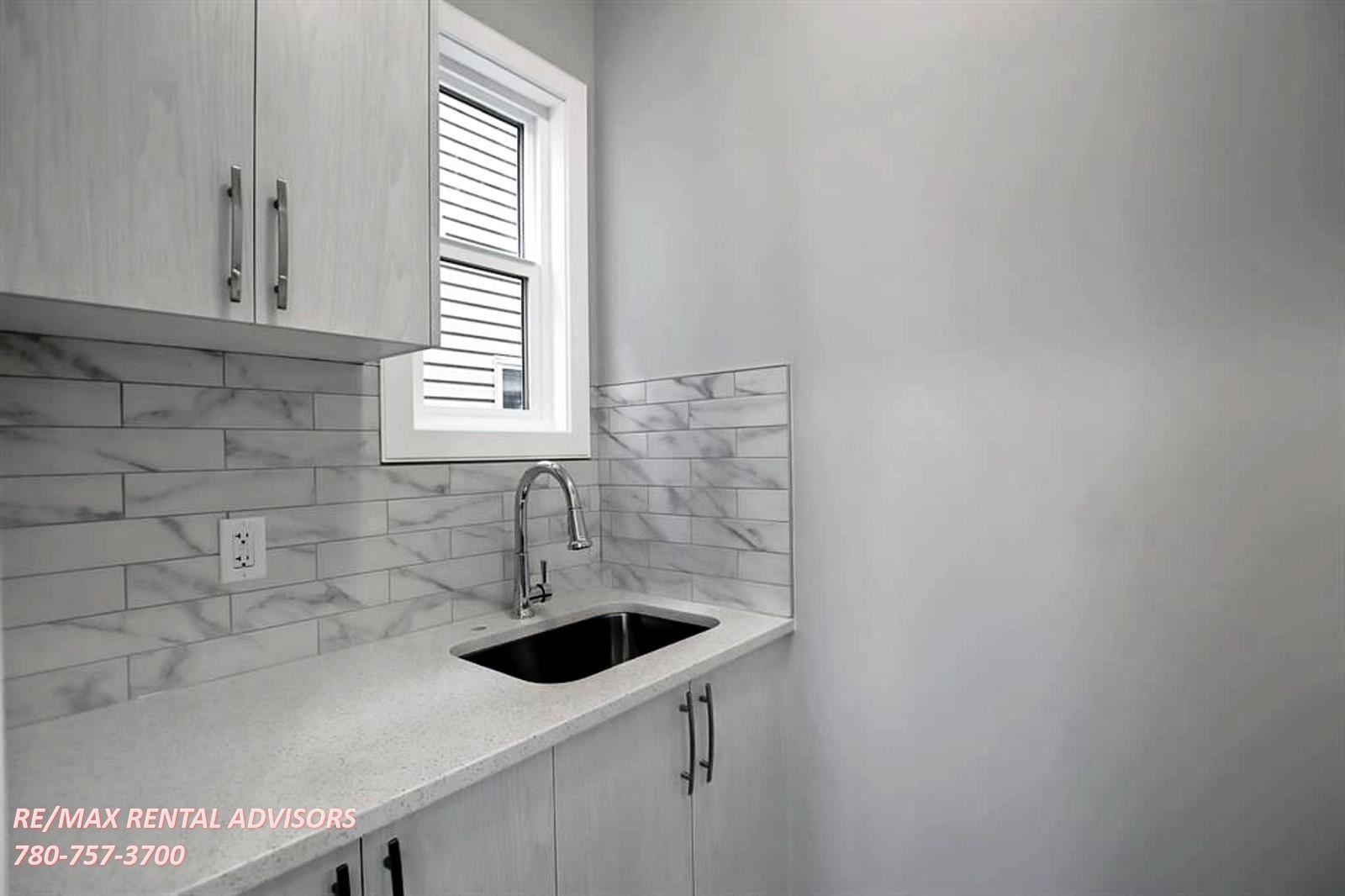UPPER 143 Lucas Terrace Northwest - Photo 28