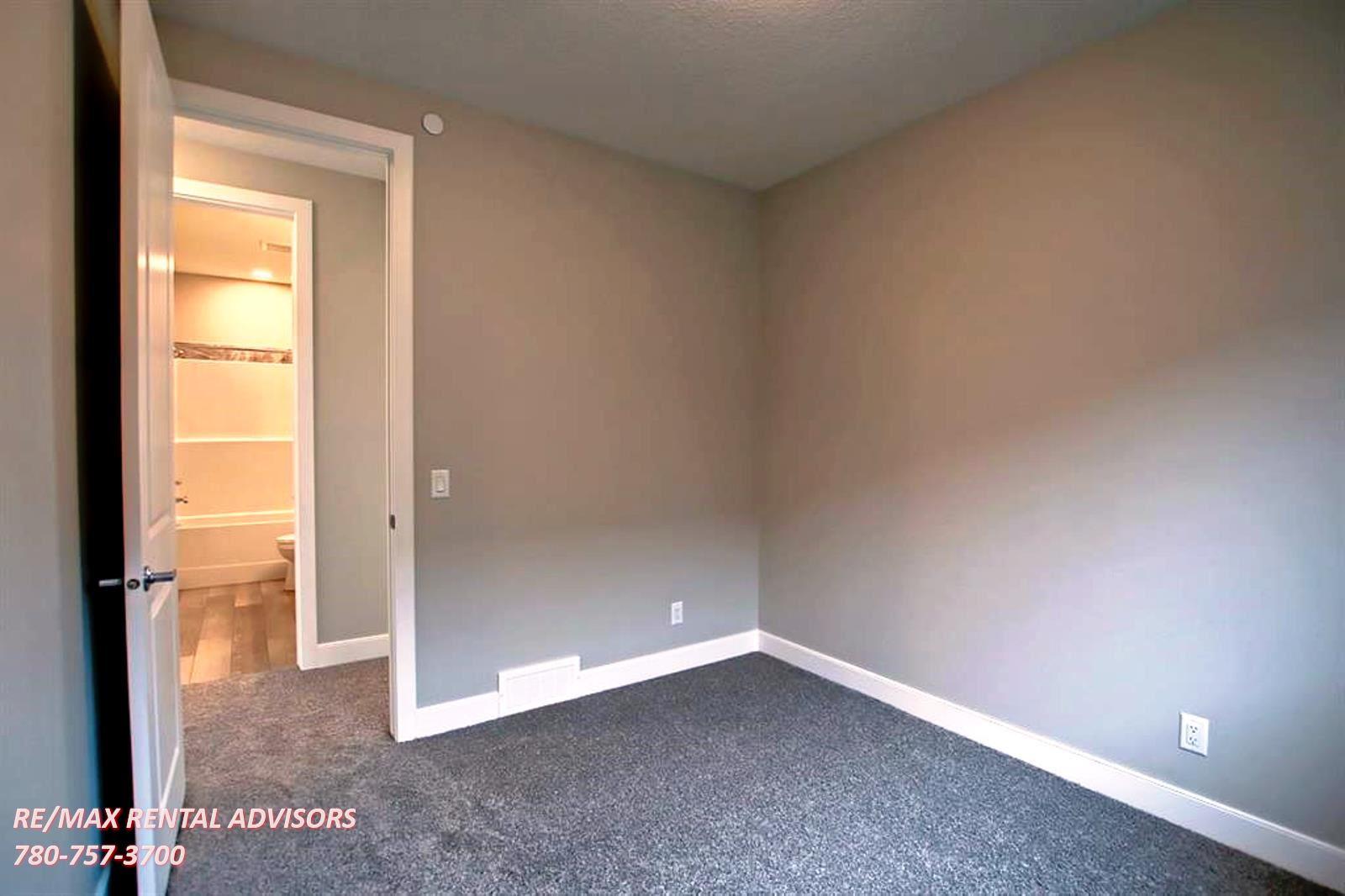UPPER 143 Lucas Terrace Northwest - Photo 17