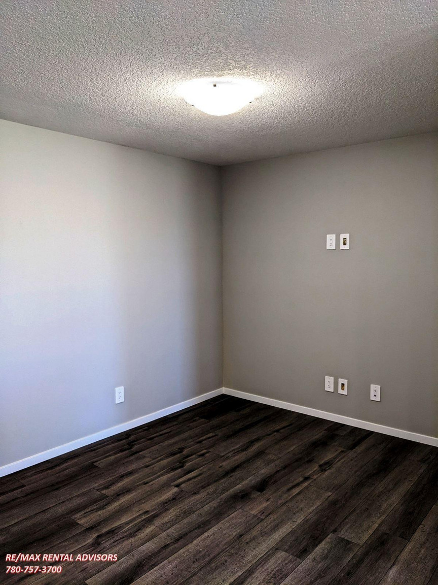 218 Windbury Lane SW Airdrie - Photo 5