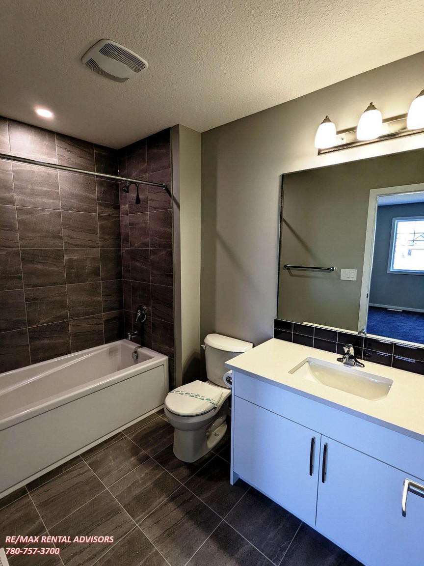 218 Windbury Lane SW Airdrie - Photo 10