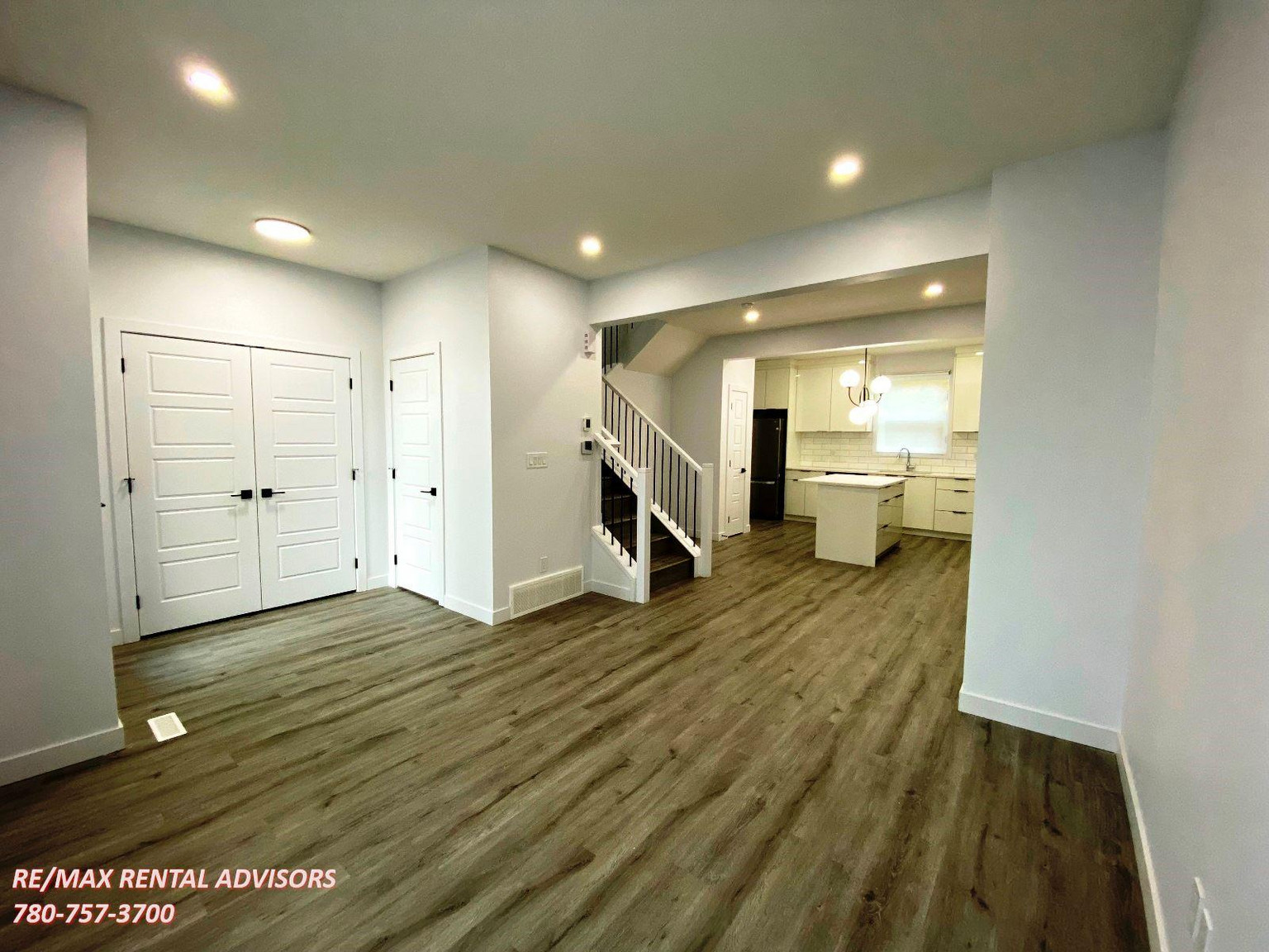 UPPER A 14721 106 Avenue Northwest - Photo 7