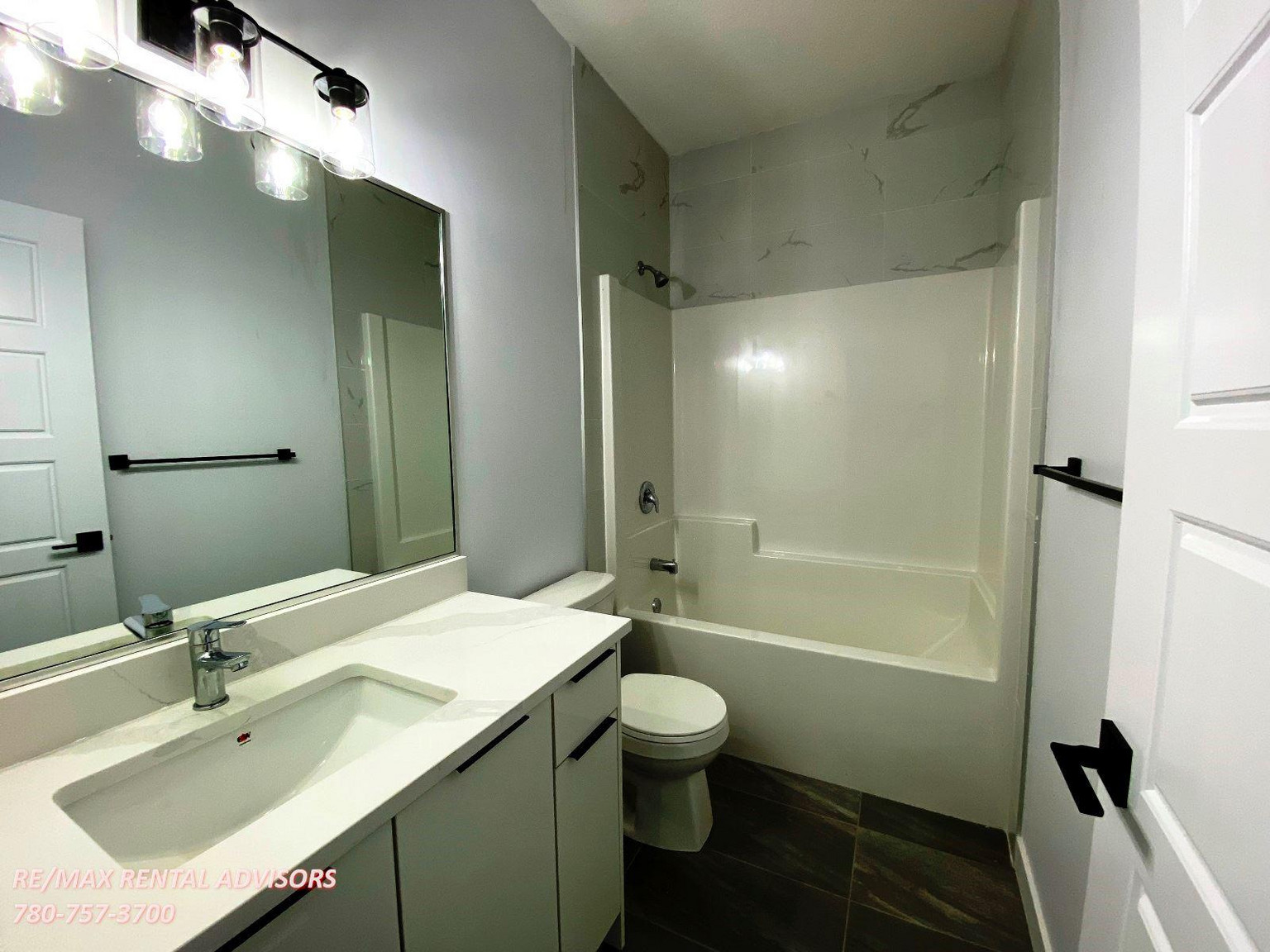 UPPER A 14721 106 Avenue Northwest - Photo 13