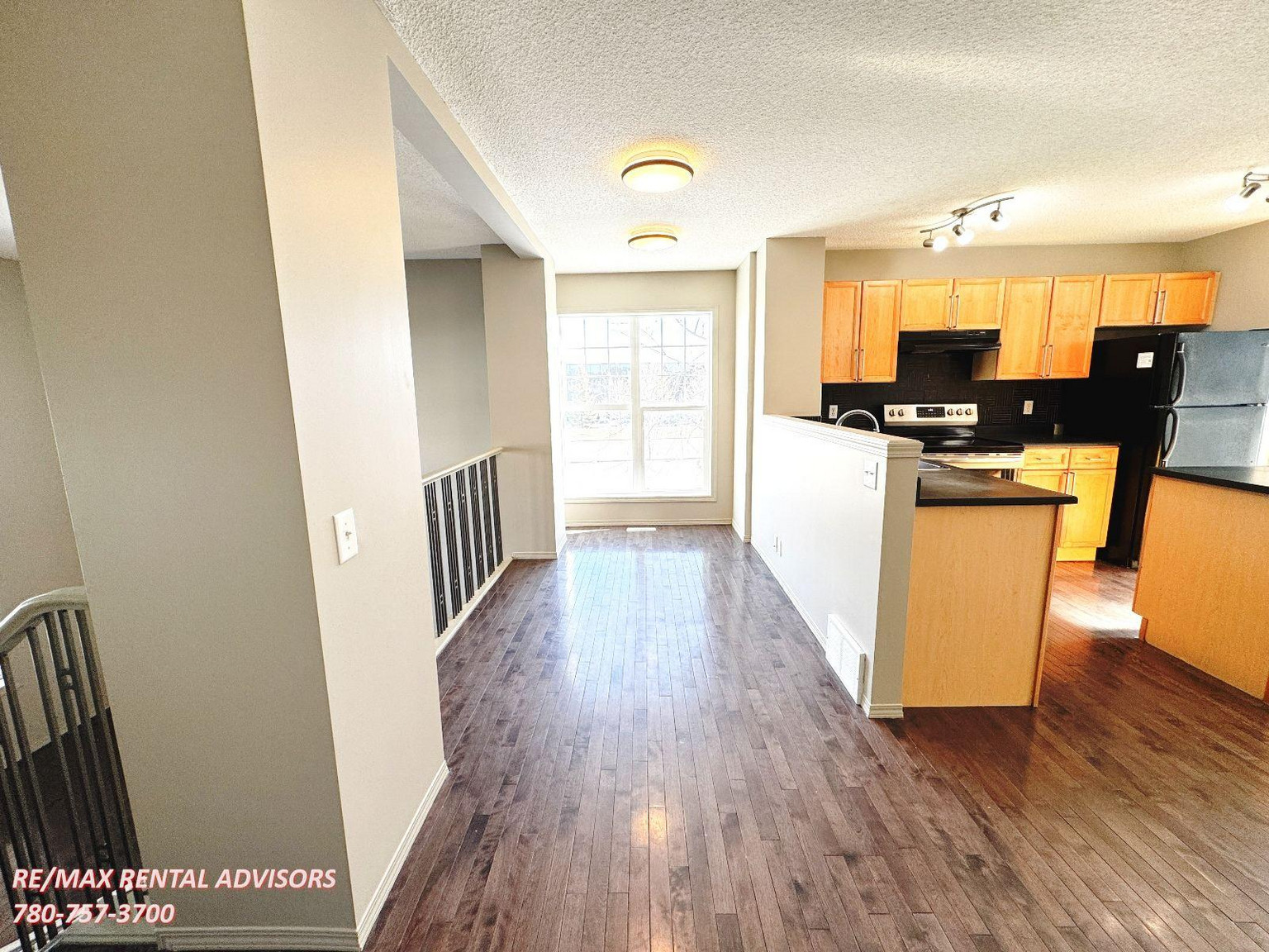 #1 5604 199 Street Northwest - Photo 4