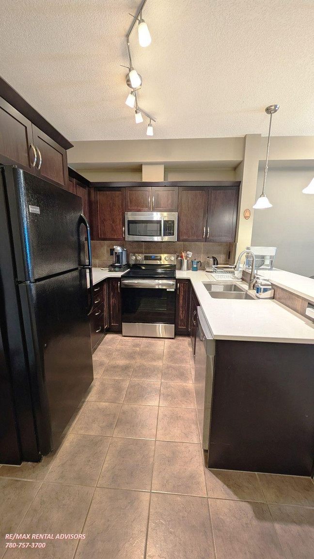  #4403 31 Country Village Manor Northeast - Photo 4