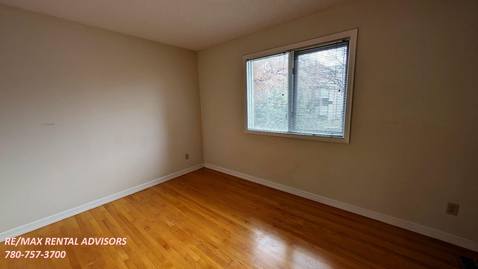  1732 23 Avenue Northwest - Photo 8