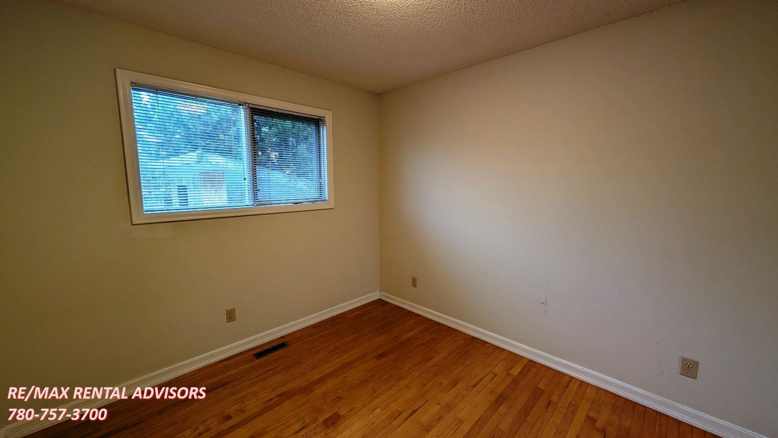  1732 23 Avenue Northwest - Photo 10