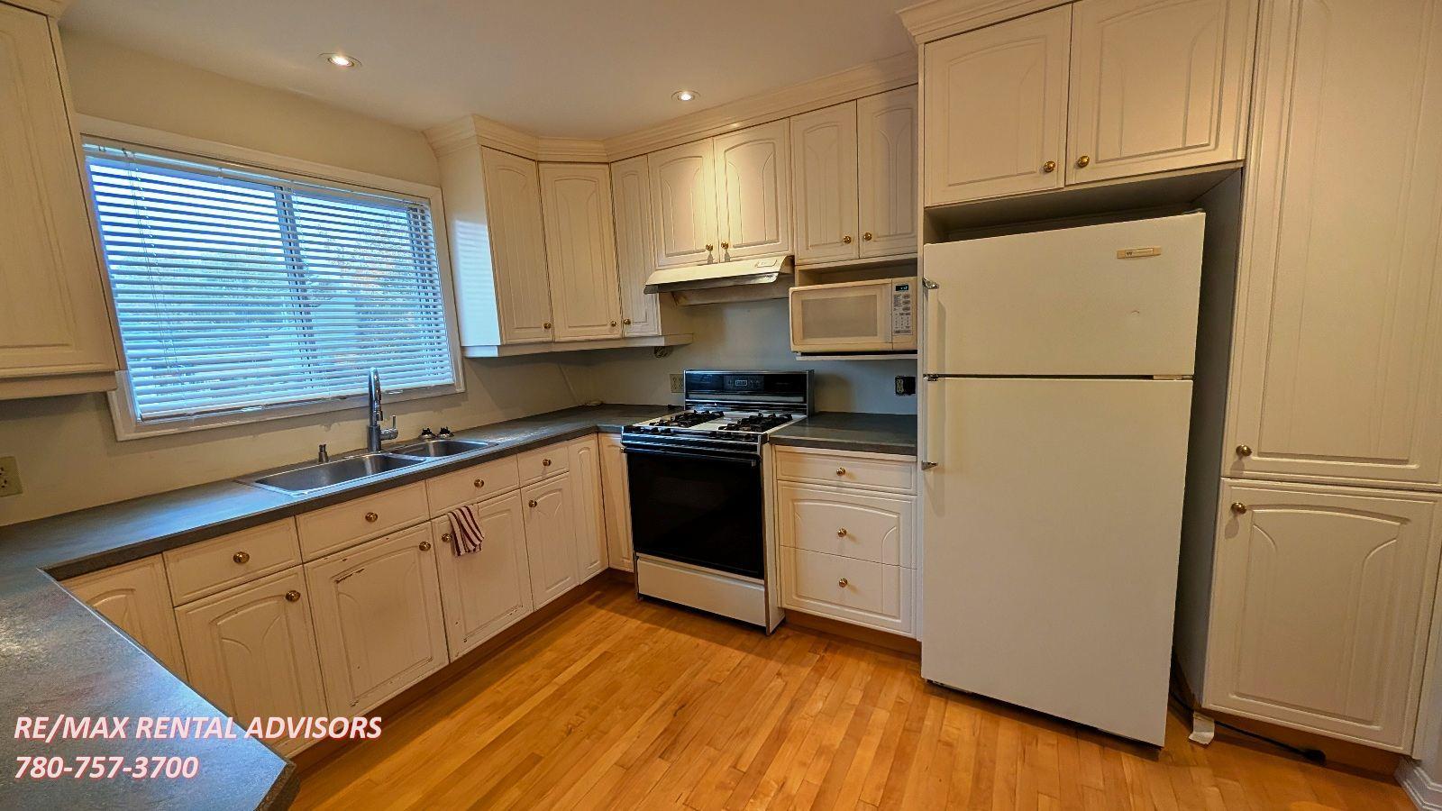 1732 23 Avenue Northwest - Photo 4