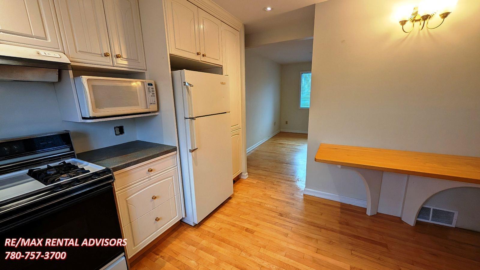  1732 23 Avenue Northwest - Photo 3