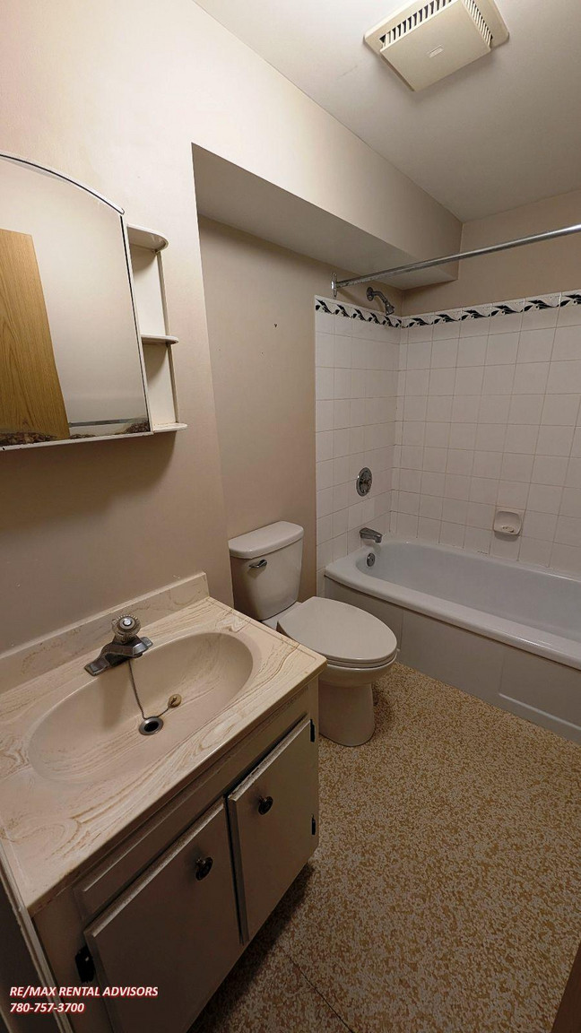  1732 23 Avenue Northwest - Photo 18