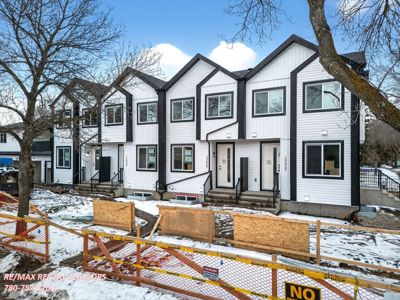  UPPER 12423 112 Avenue Northwest - Photo 2